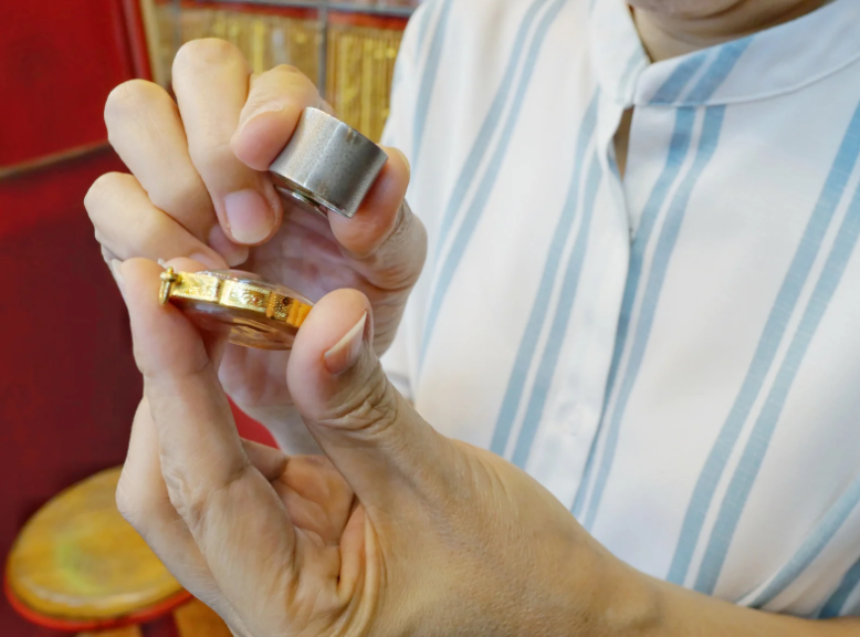 Buying gold Kelowna authenticity check