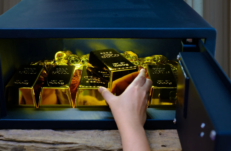 Buying gold Kelowna safe storage