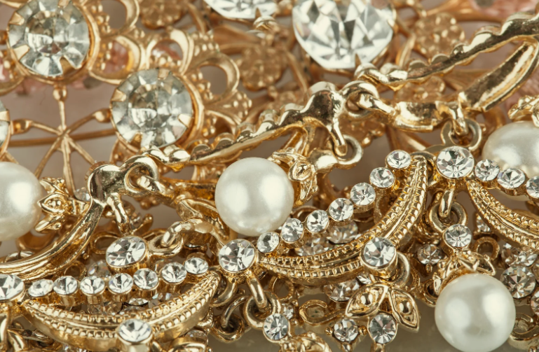 Kelowna Jewelers Appraise Gold Pearl Jewelry