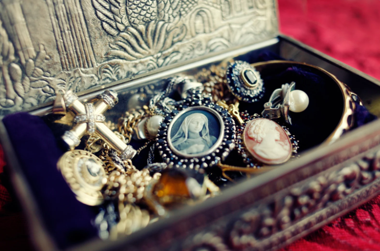 Antique Cameo Jewelry Box Kelowna Jewelers